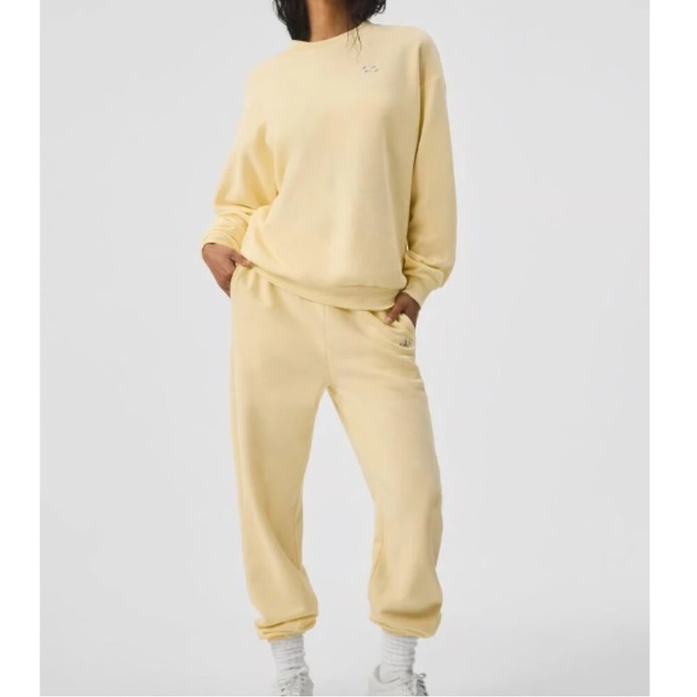 USED ALO Yoga pastel yellow accolade set M price FIRM